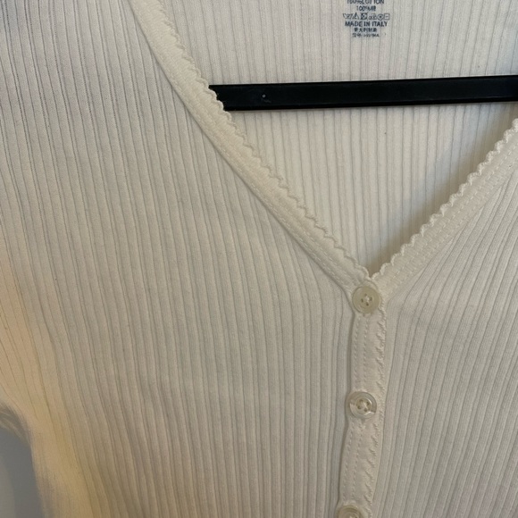 Brandy Melville button up long sleeve - Picture 2 of 2